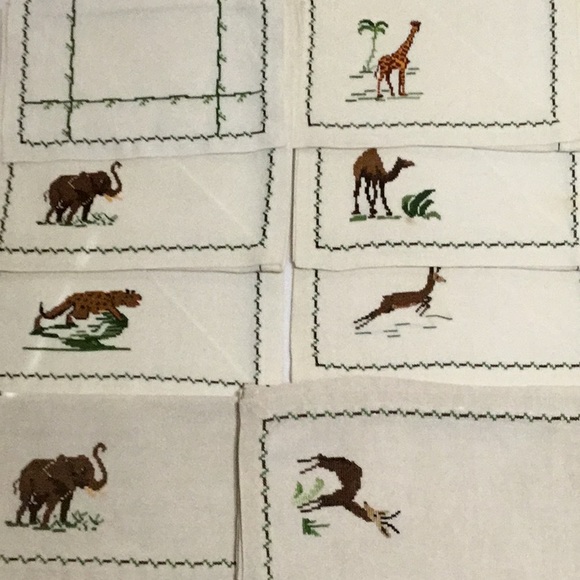 Vintage Embroidered Animal Table Coverings. 32 pcs - Picture 4 of 7